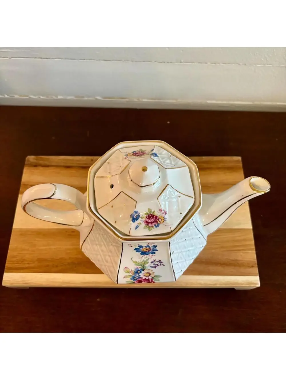 Sadler Windsor Floral Teapot